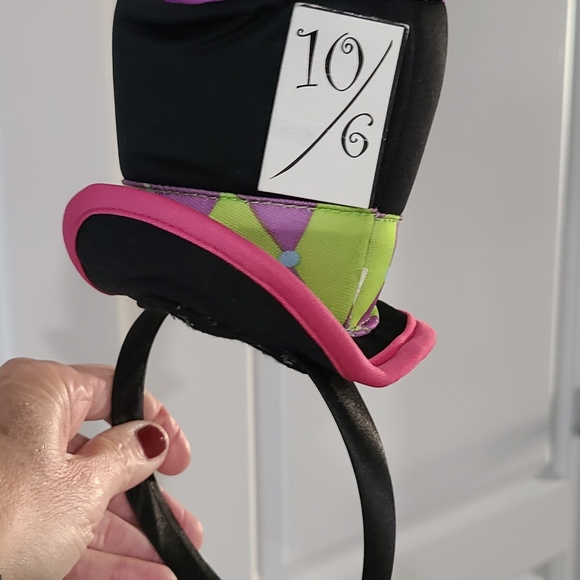 Female Mad Hatter Costume - Picture 7 of 15